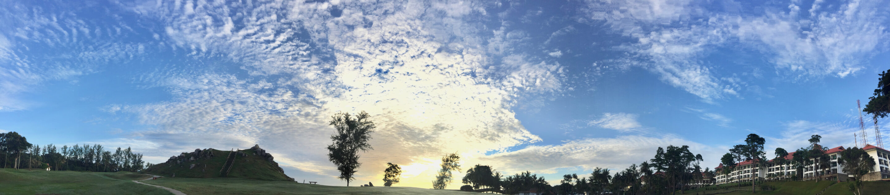 pano-sky-lawn